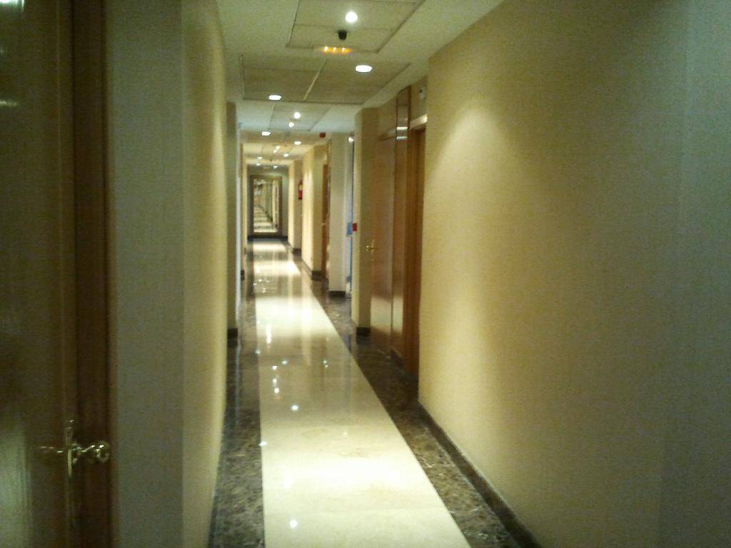 Hotel Ciudad De Fuenlabrada Eksteriør bilde